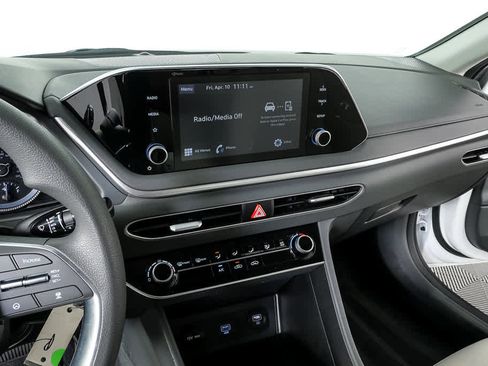 Used 2023 Hyundai Sonata SE image 12