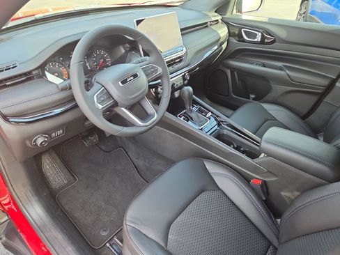 New 2026 Jeep Compass Latitude AWD/4WD image 8