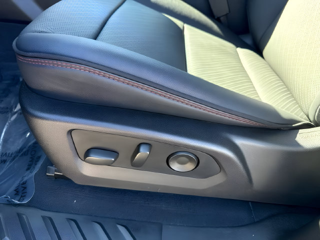 Used 2024 GMC Canyon AT4X AWD/4WD image 15