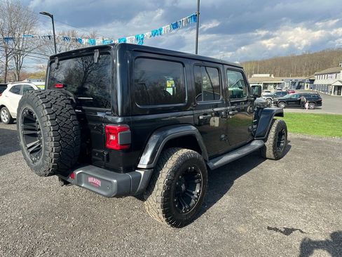 Used 2018 Jeep Wrangler Unlimited Sahara w/ Dual Top Group AWD/4WD image 9