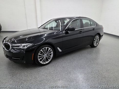 Used 2023 BMW 530i w/ Convenience Package RWD image 4