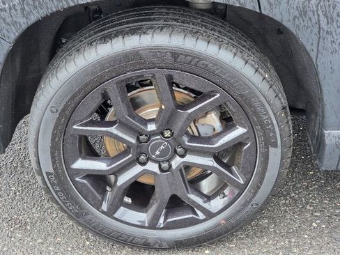 Used 2025 Honda Pilot Elite image 12