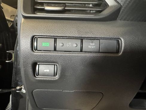 Used 2024 Nissan Sentra S FWD image 18