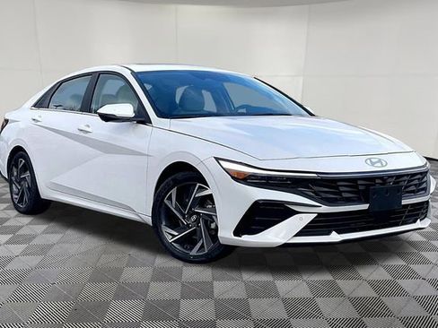 Certified 2024 Hyundai Elantra Limited image 35