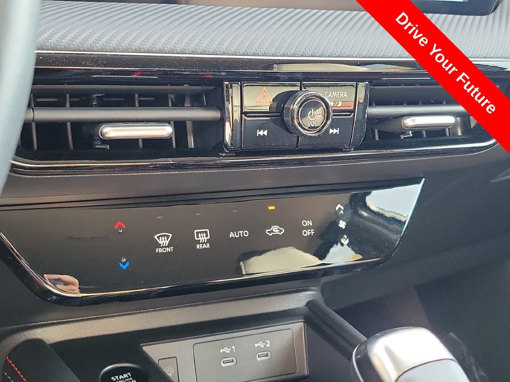 Used 2026 Nissan Kicks SR w/ Illumination Package FWD image 13