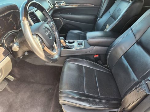 Used 2017 Jeep Grand Cherokee Overland w/ Jeep Active Safety Group image 13