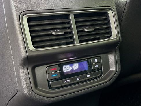 New 2026 Volkswagen Atlas SE image 24