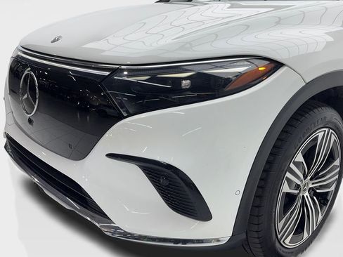 Used 2023 Mercedes-Benz EQS 450+ SUV image 5