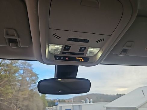 Used 2023 GMC Terrain Denali image 16