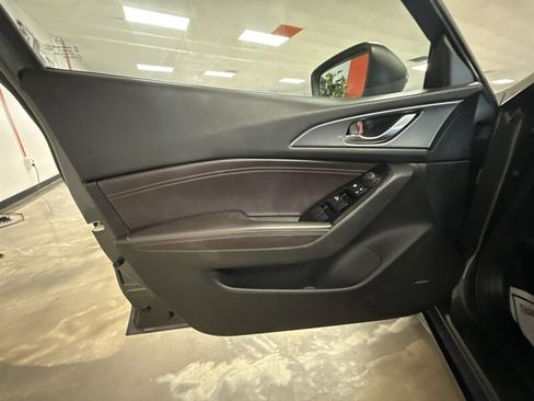 Used 2017 MAZDA MAZDA3 Grand Touring w/ Premium Equipment Package image 6