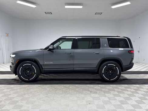 Used 2025 Rivian R1S Adventure Dual AWD/4WD image 2