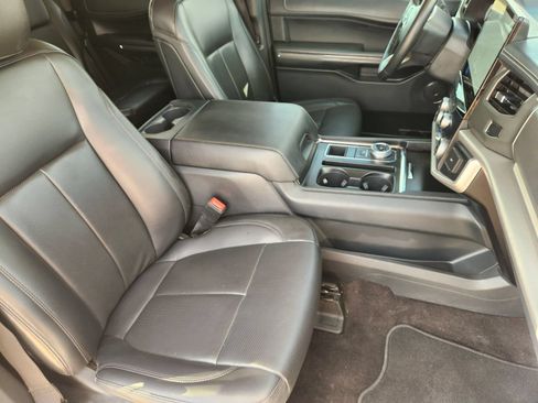 Used 2023 Ford Expedition XLT RWD image 15