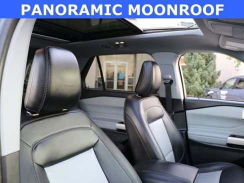 Used 2022 Ford Explorer XLT w/ Equipment Group 202A image 6