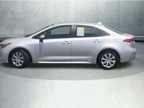 Used 2023 Toyota Corolla LE w/ Carpet Mat Package (TMS) FWD image 10