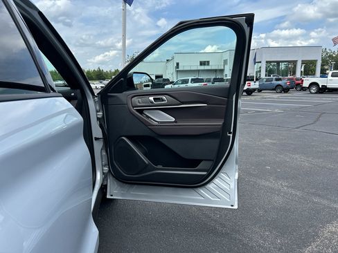New 2026 Ford Explorer Platinum RWD image 23