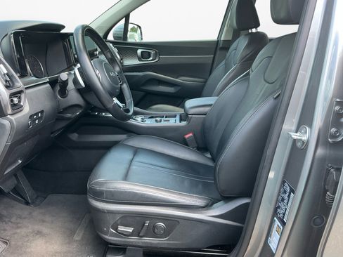 Used 2023 Kia Sorento EX FWD image 11