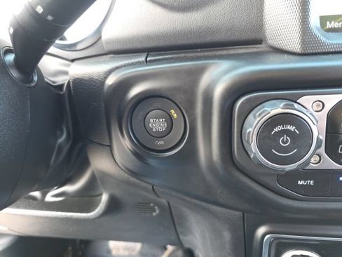 Used 2023 Jeep Wrangler Unlimited Sahara w/ Cold Weather Group AWD/4WD image 27
