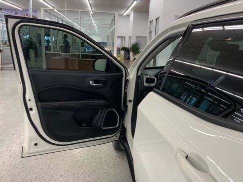 Used 2019 Jeep Compass Latitude w/ Popular Equipment Group image 29