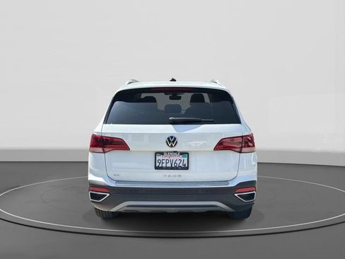 Certified 2023 Volkswagen Taos SE w/ Panoramic Sunroof Package FWD image 4
