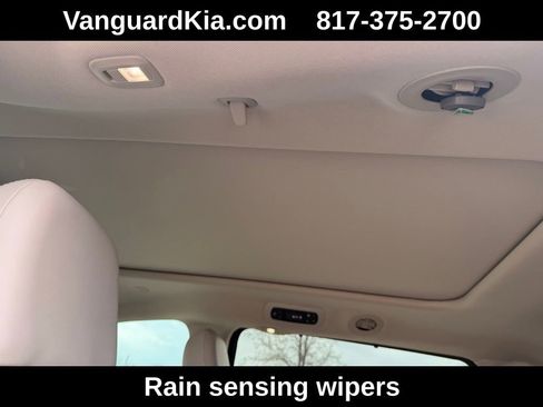 Used 2021 Chrysler Pacifica Limited w/ Uconnect Theater Family Group image 27