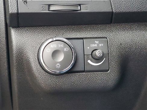 Used 2011 Chevrolet Traverse LT w/ Personal Connectivity Package image 18