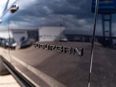 Used 2024 Chevrolet Suburban High Country w/ Advanced Technology Package image 13