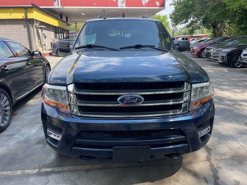 Used 2017 Ford Expedition XLT AWD/4WD image 3
