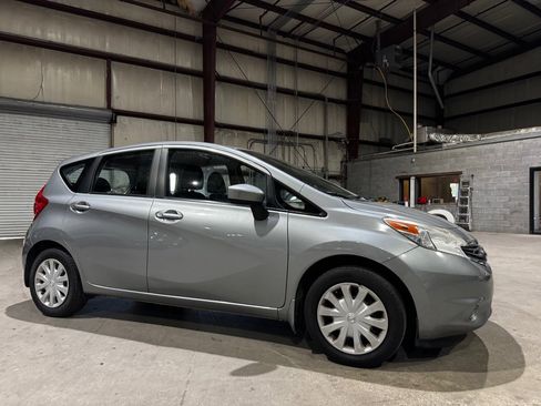 Used 2015 Nissan Versa Note SV image 3
