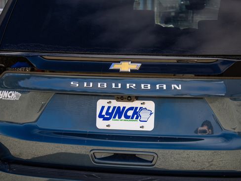 Used 2025 Chevrolet Suburban High Country image 10