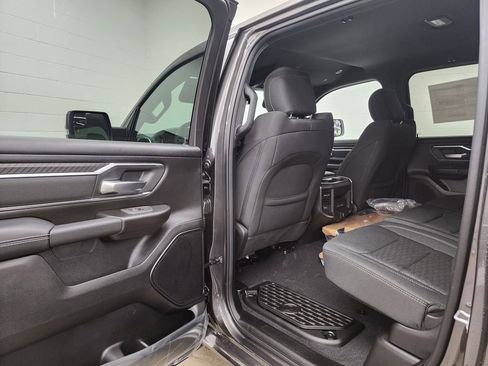 New 2026 RAM 1500 4x4 Crew Cab image 17