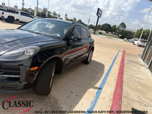 Used 2020 Porsche Macan AWD/4WD image 1