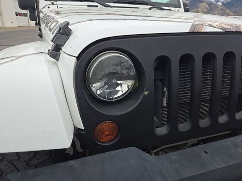 Used 2013 Jeep Wrangler Unlimited Rubicon w/ Connectivity Group image 26