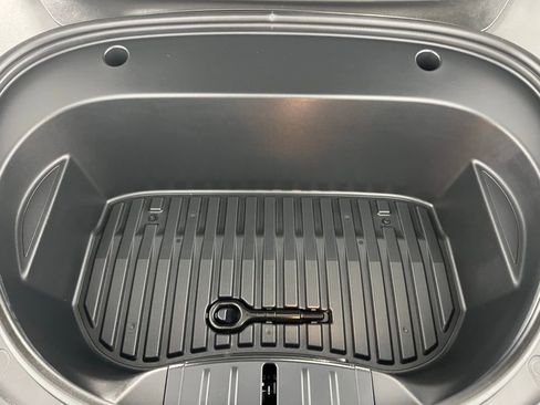 Used 2023 Tesla Model 3 Standard Range image 35