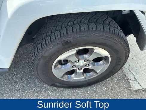 Used 2018 Jeep Wrangler Unlimited Sahara w/ Connectivity Group AWD/4WD image 6