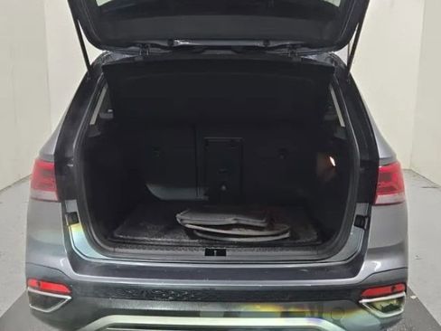 Used 2022 Volkswagen Taos SEL image 15