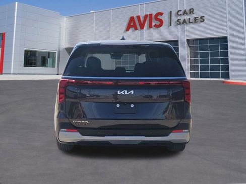 Used 2025 Kia Carnival LXS image 5