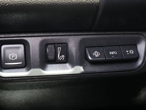Used 2020 GMC Acadia SLT w/ Driver Alert Package II FWD image 34