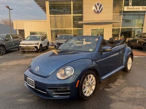 Used 2018 Volkswagen Beetle 2.0T S image 1