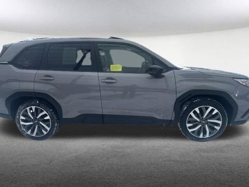 Used 2025 Subaru Forester Touring AWD/4WD image 16