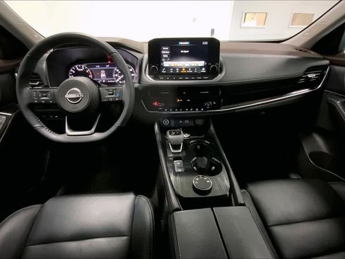 Used 2023 Nissan Rogue SL w/ SL Premium Package image 10