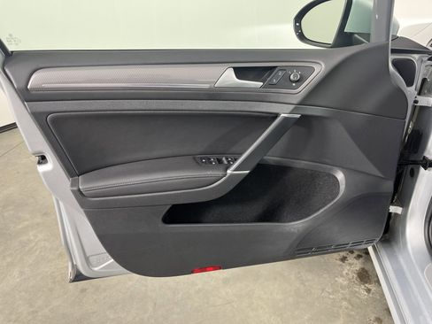 Used 2017 Volkswagen Golf Alltrack SEL image 18