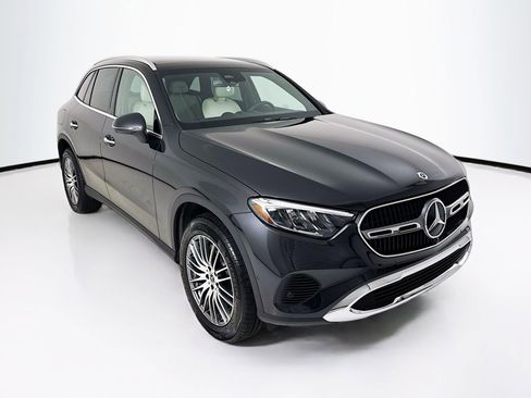 Used 2026 Mercedes-Benz GLC 300 image 1