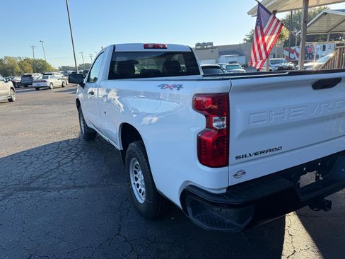 Used 2025 Chevrolet Silverado 1500 W/T w/ WT Value Package image 4