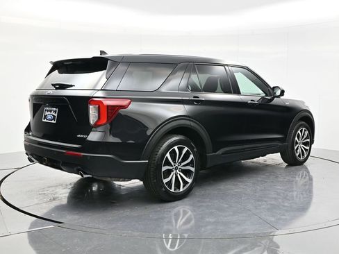 Used 2022 Ford Explorer ST-Line w/ Class IV Trailer Tow Package AWD/4WD image 5