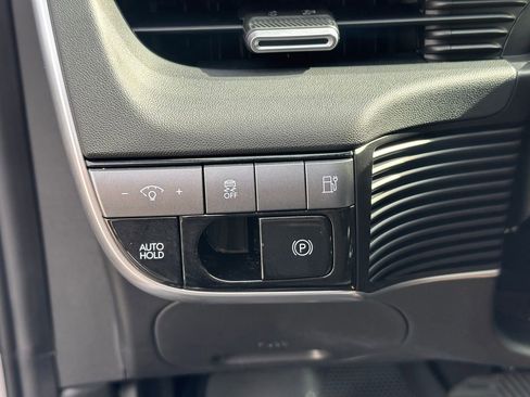 Certified 2025 Hyundai Ioniq 5 SE image 28
