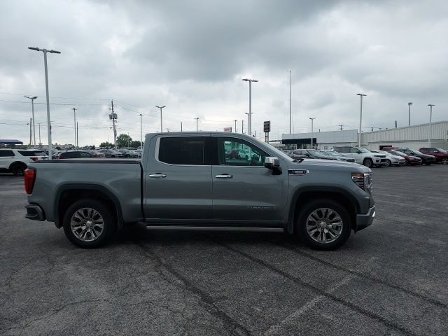 Used 2023 GMC Sierra 1500 Denali w/ Technology Package AWD/4WD image 2
