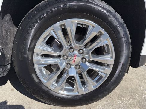 Used 2025 GMC Yukon Denali image 47