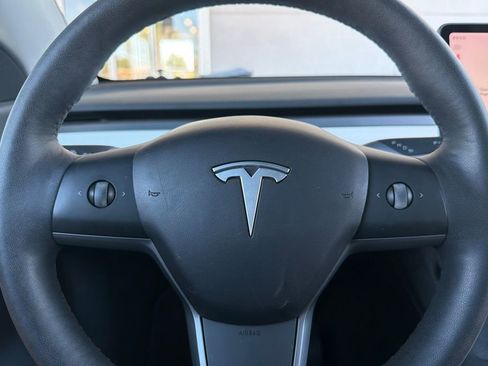 Used 2021 Tesla Model Y Long Range AWD/4WD image 21