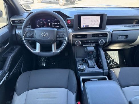 Used 2025 Toyota Tacoma TRD Off-Road image 5