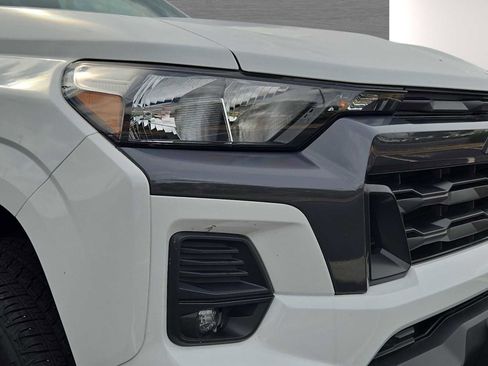 Used 2024 Chevrolet Colorado LT w/ LT Convenience Package II RWD image 2
